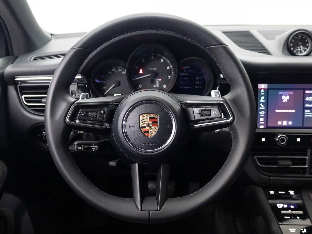 Certified 2026 Porsche Macan image 21