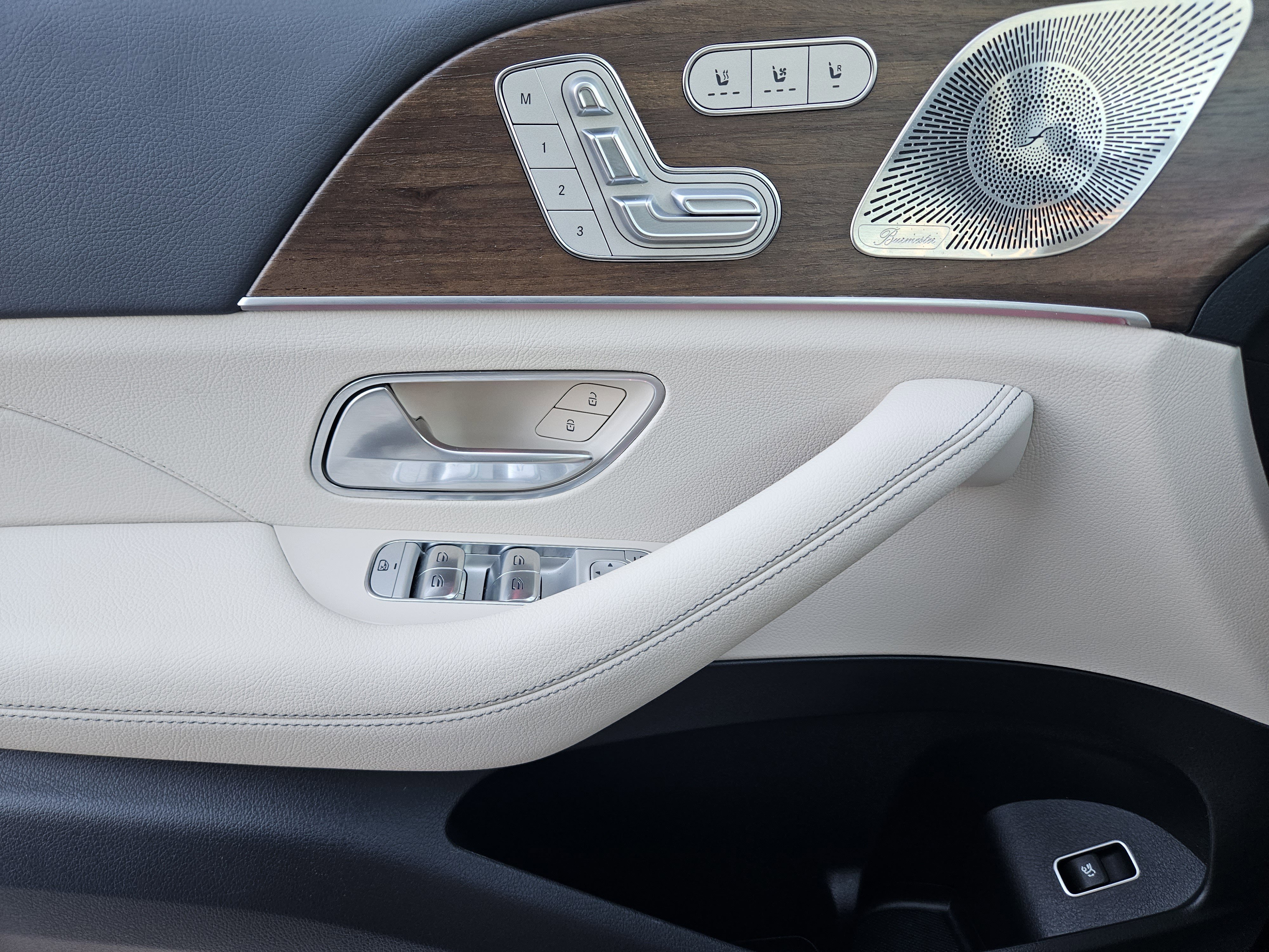 Certified 2025 Mercedes-Benz GLS 450 4MATIC image 23