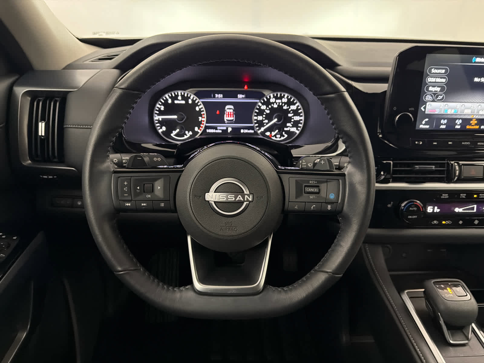 Certified 2025 Nissan Pathfinder SL FWD image 18