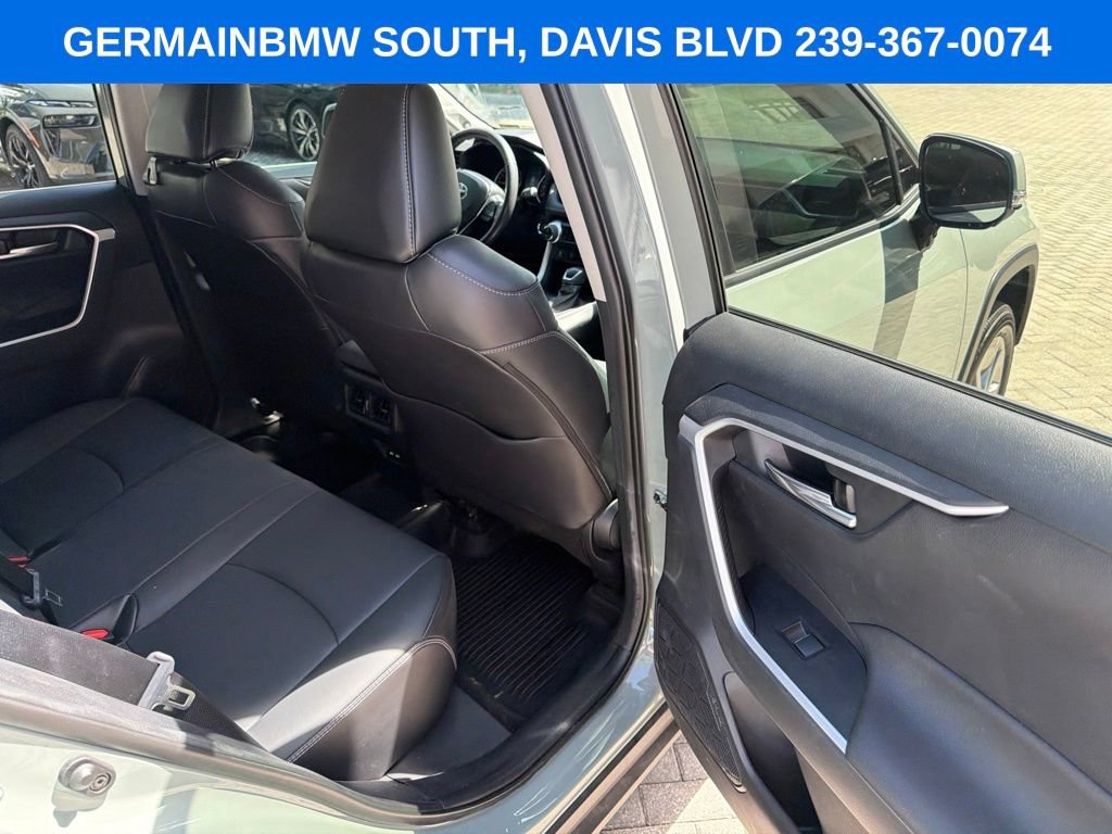 Used 2021 Toyota RAV4 XLE Premium FWD image 31