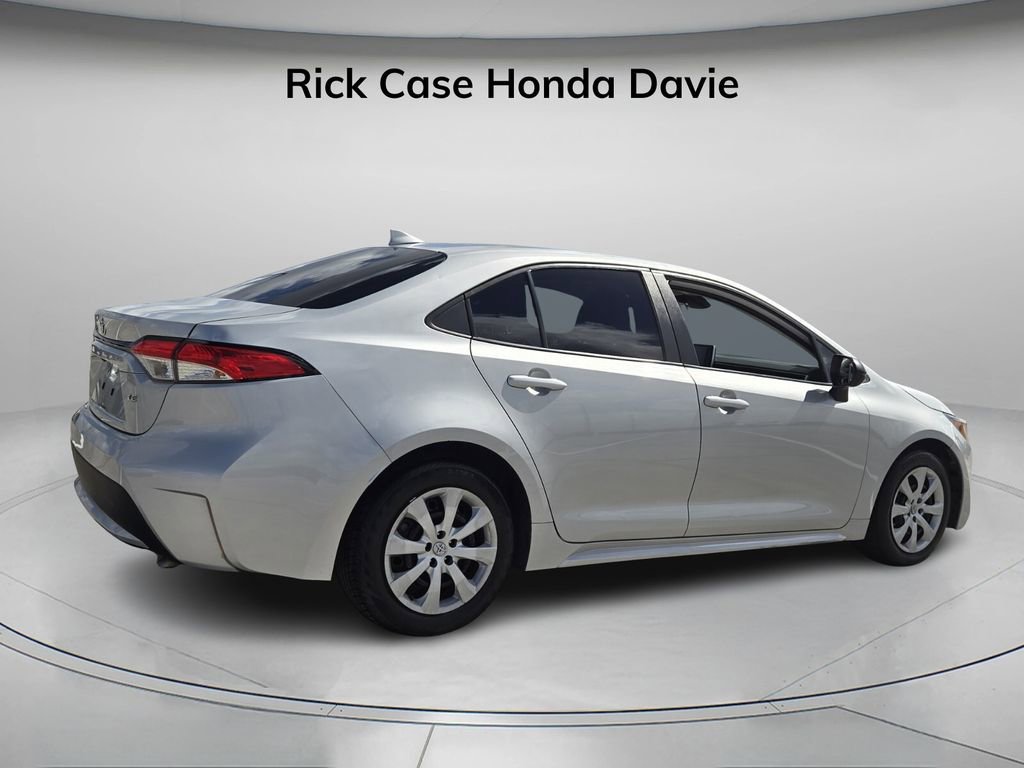 Used 2020 Toyota Corolla LE image 7