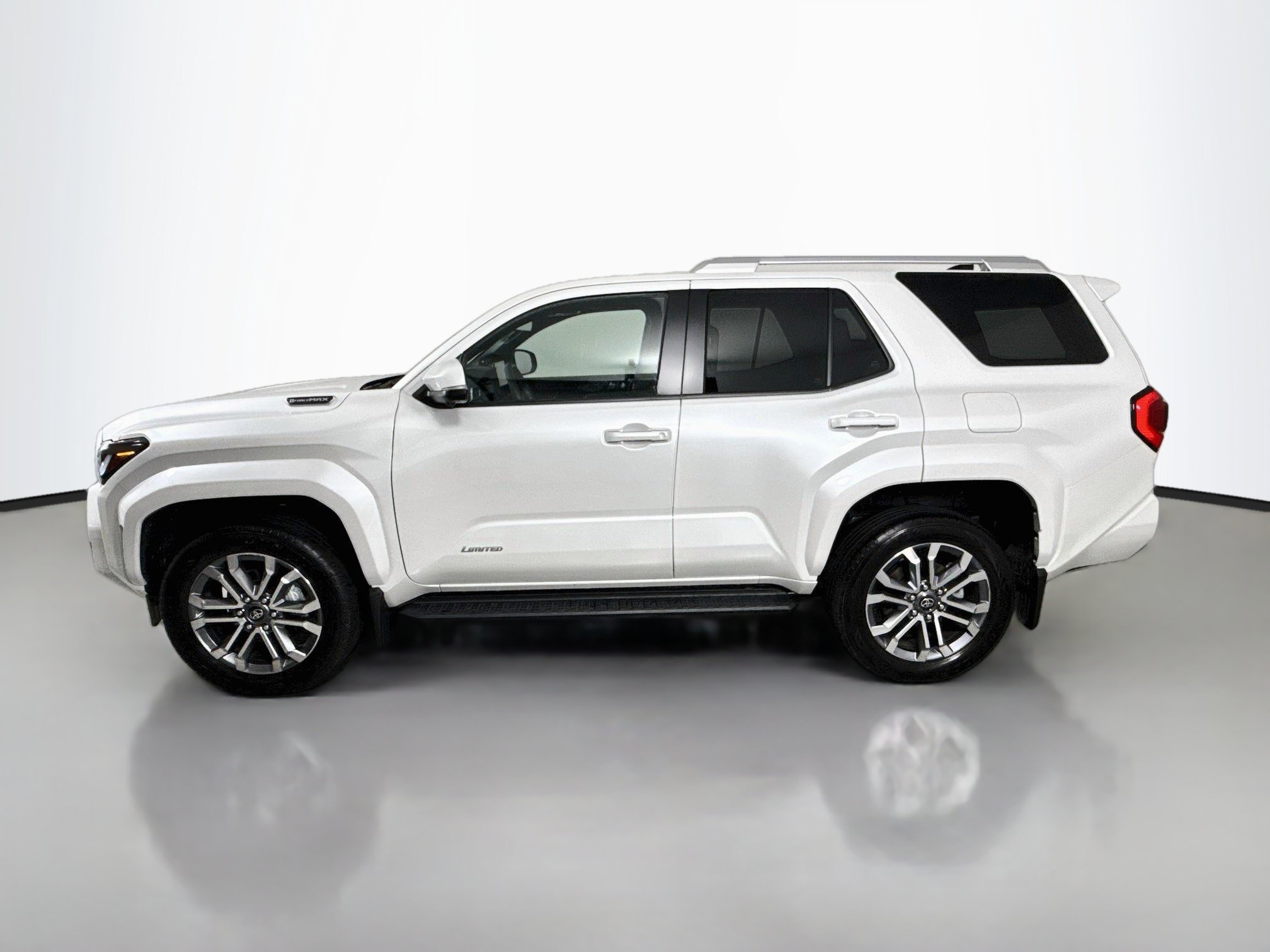 Used 2025 Toyota 4Runner Limited AWD/4WD image 4
