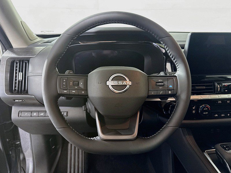 New 2026 Nissan Pathfinder Platinum w/ Accent Package AWD/4WD image 12