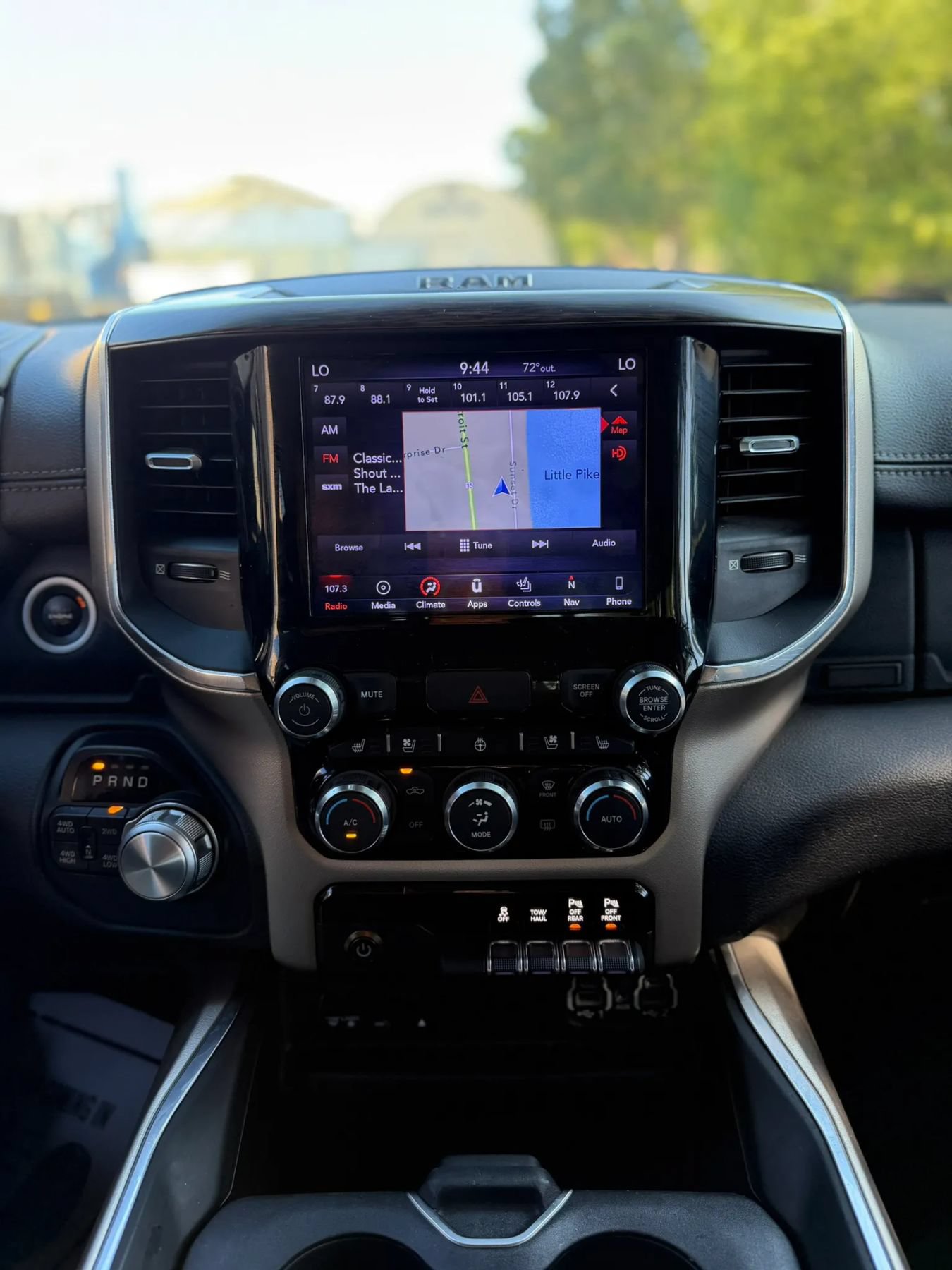Used 2019 RAM 1500 Laramie AWD/4WD image 14