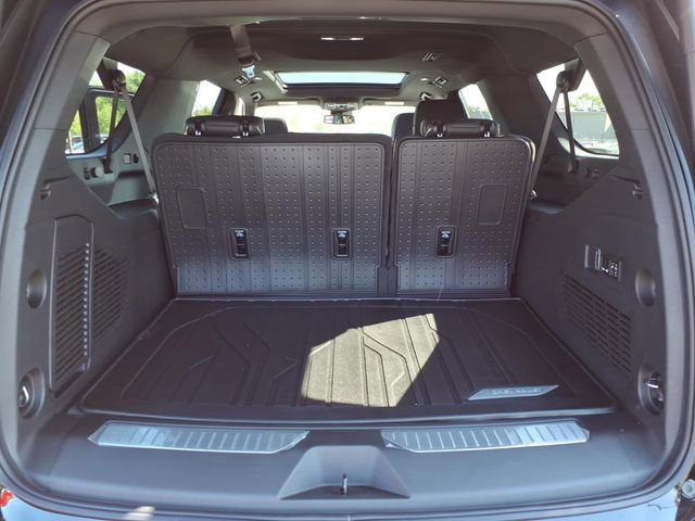 New 2026 Chevrolet Suburban Premier w/ Sun And Tow Package AWD/4WD image 11