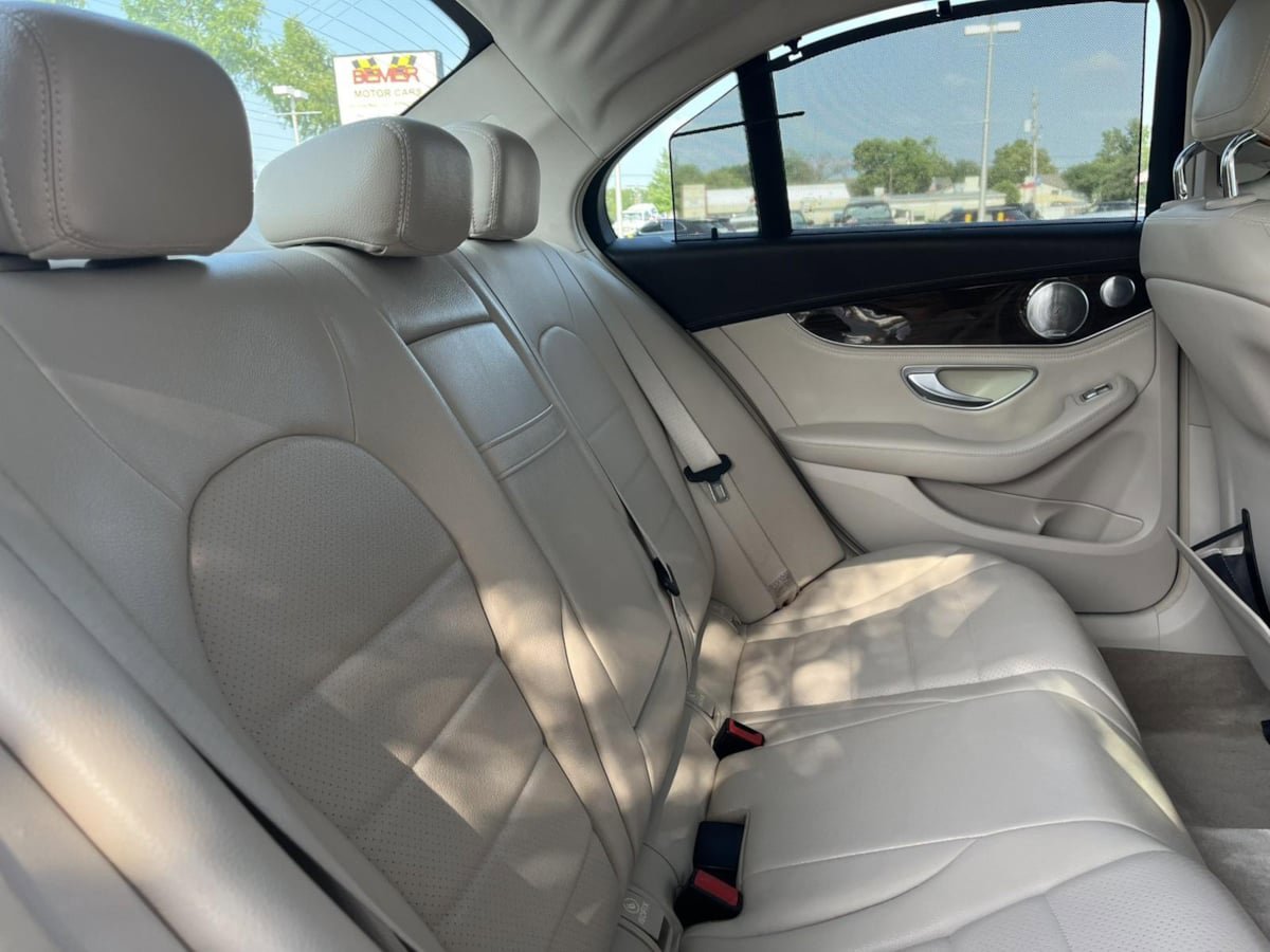 Used 2015 Mercedes-Benz C 300 4MATIC Sedan image 34