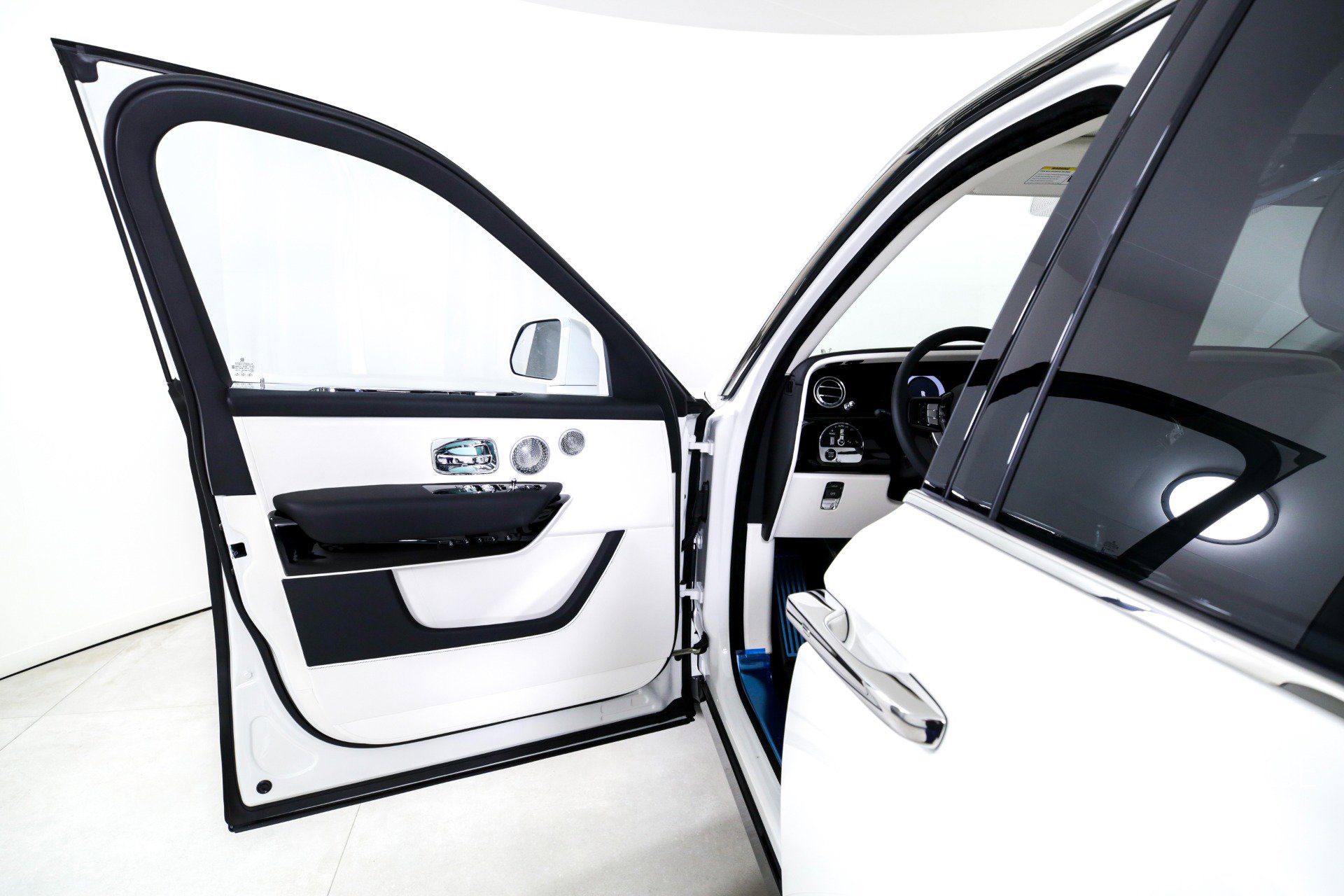 Certified 2025 Rolls-Royce Cullinan image 11