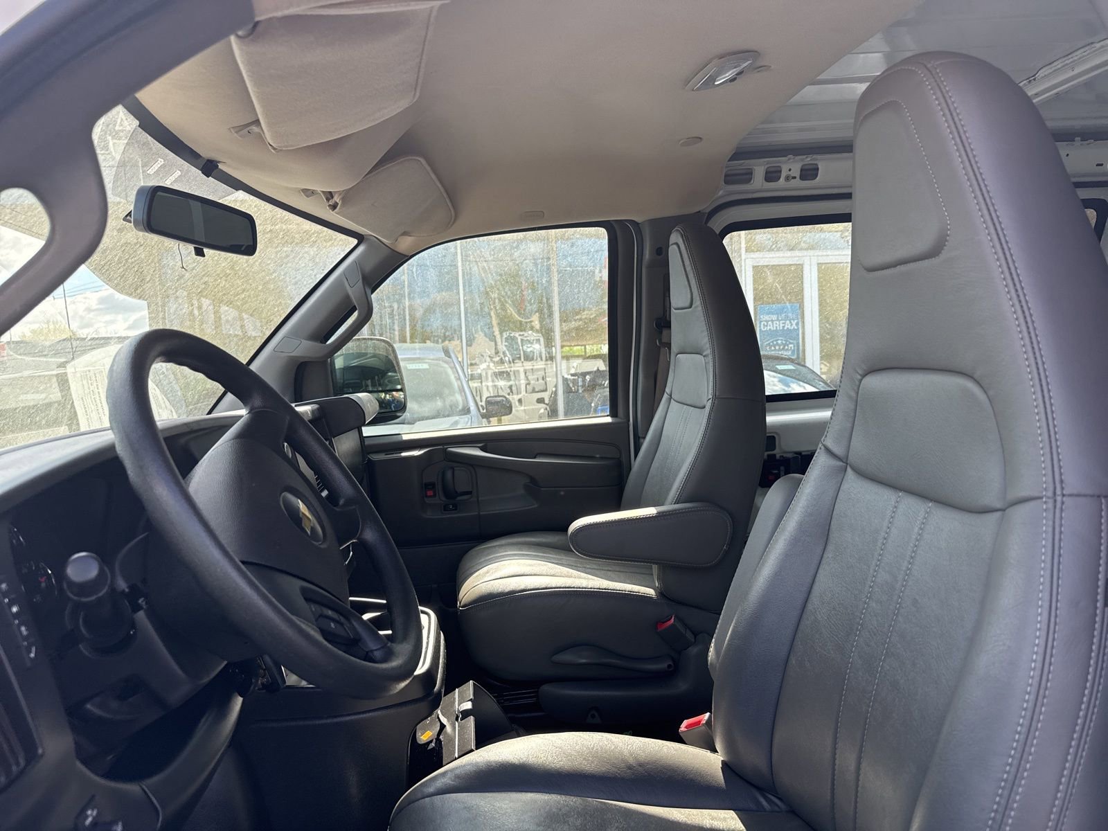 Used 2022 Chevrolet Express 2500 w/ Driver Convenience Package RWD image 4
