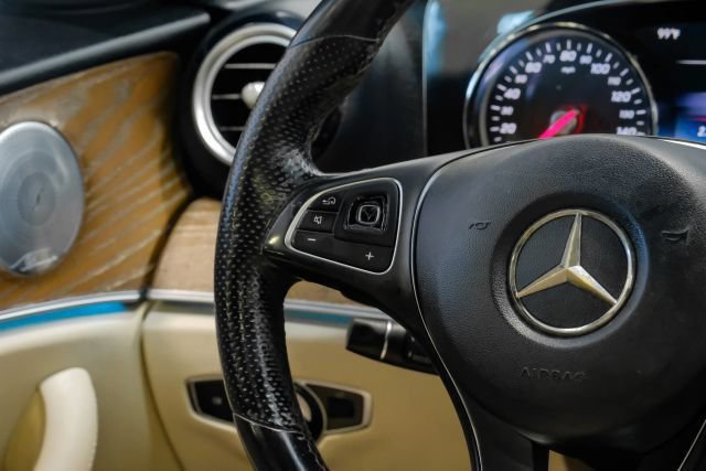 Used 2018 Mercedes-Benz E 300 image 22
