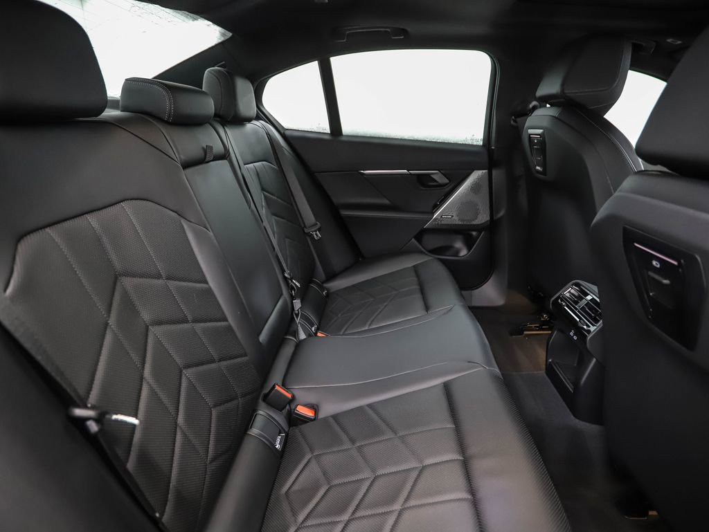 Used 2026 BMW i5 eDrive40 w/ M Sport Package image 27