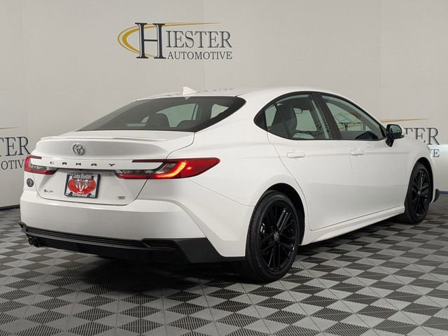 Used 2025 Toyota Camry SE image 7