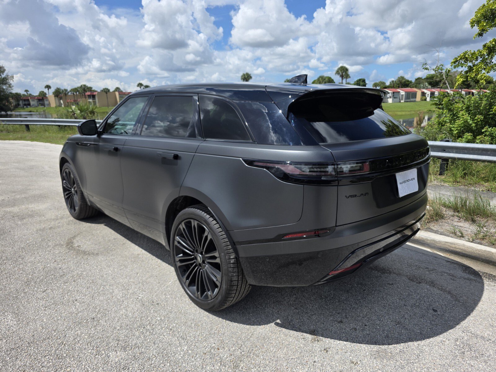 Used 2026 Land Rover Range Rover Velar Belgravia AWD/4WD image 2