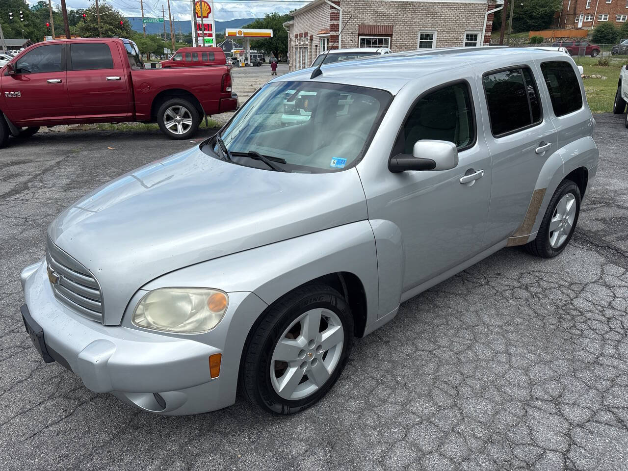 Used 2011 Chevrolet HHR LT FWD image 1