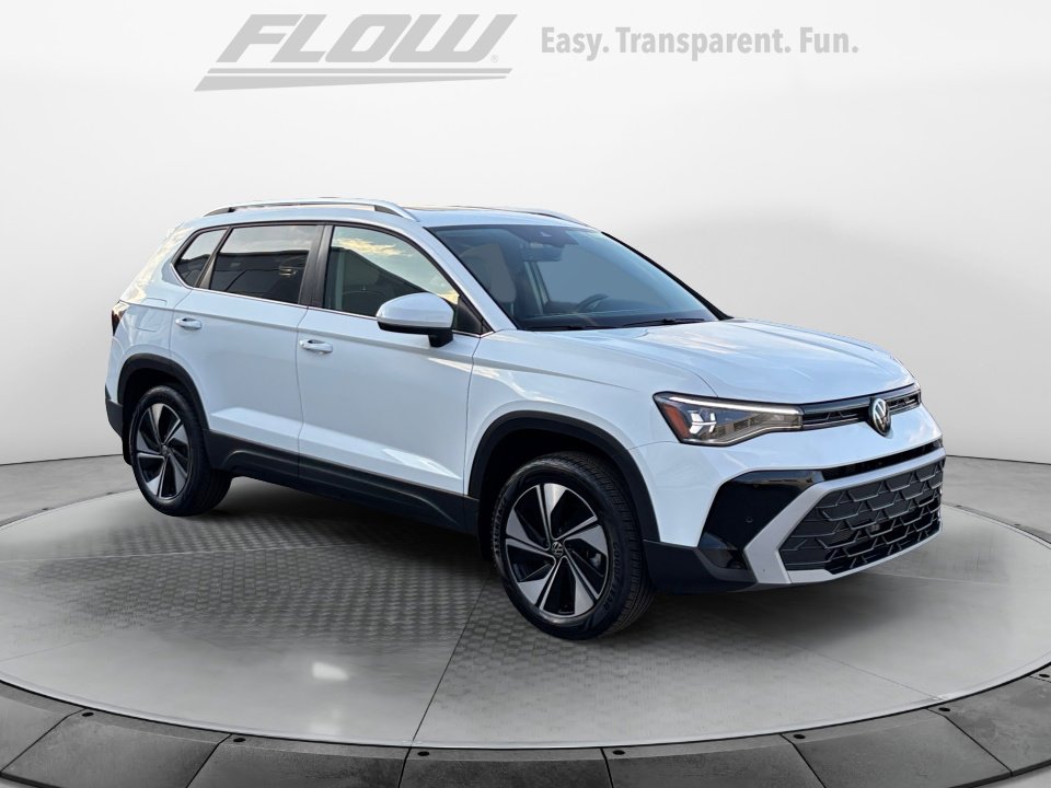 Certified 2025 Volkswagen Taos SE w/ Panoramic Sunroof Package