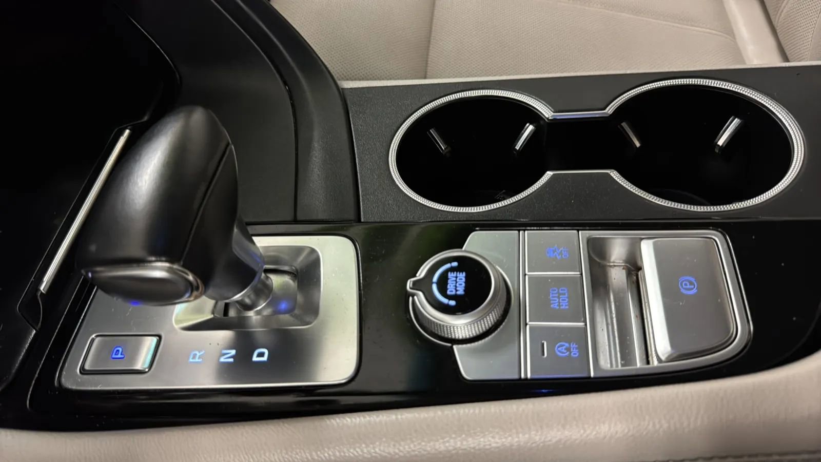 Used 2020 Genesis G70 2.0T RWD image 12