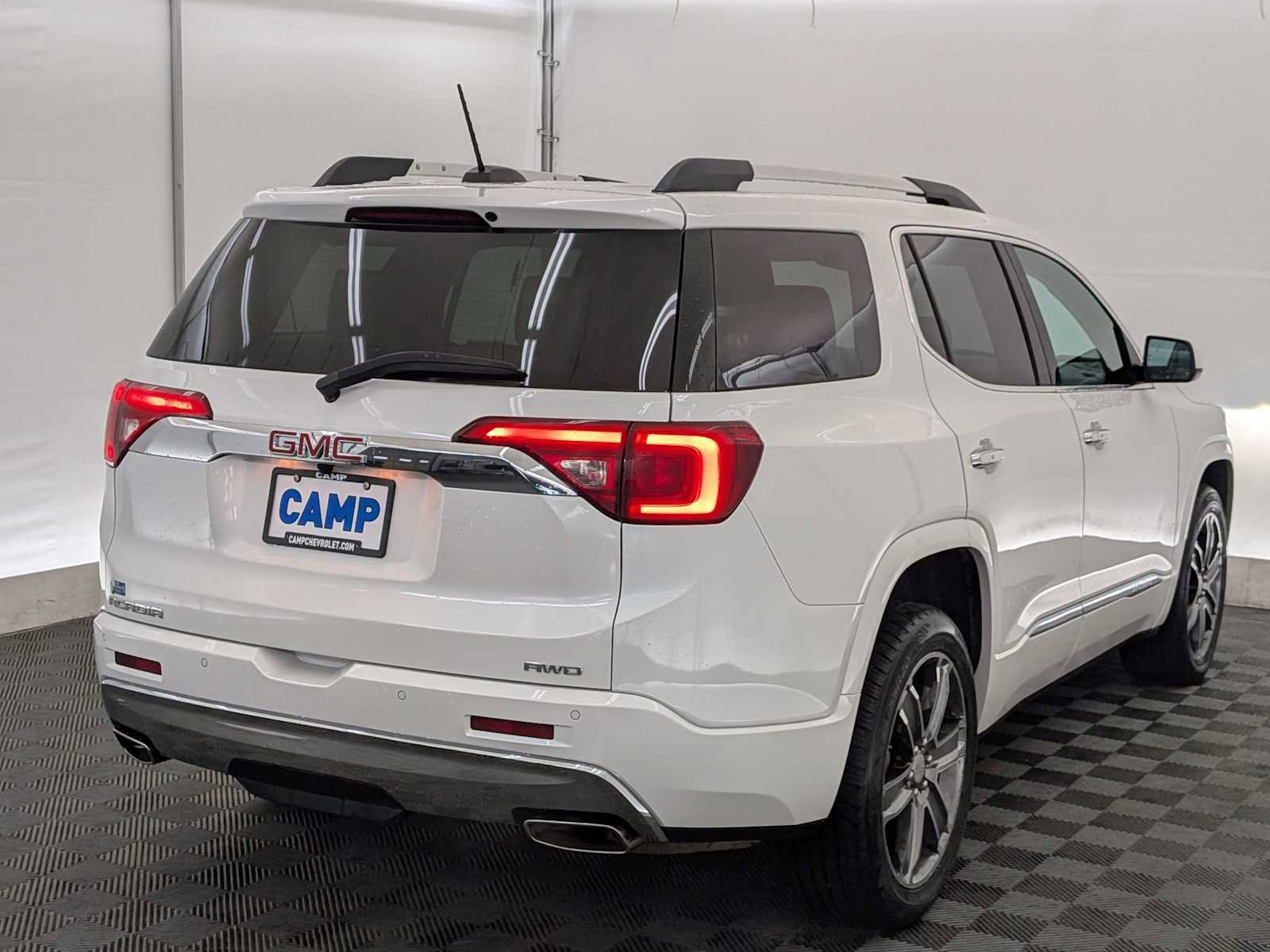 Used 2017 GMC Acadia Denali w/ Technology Package image 6
