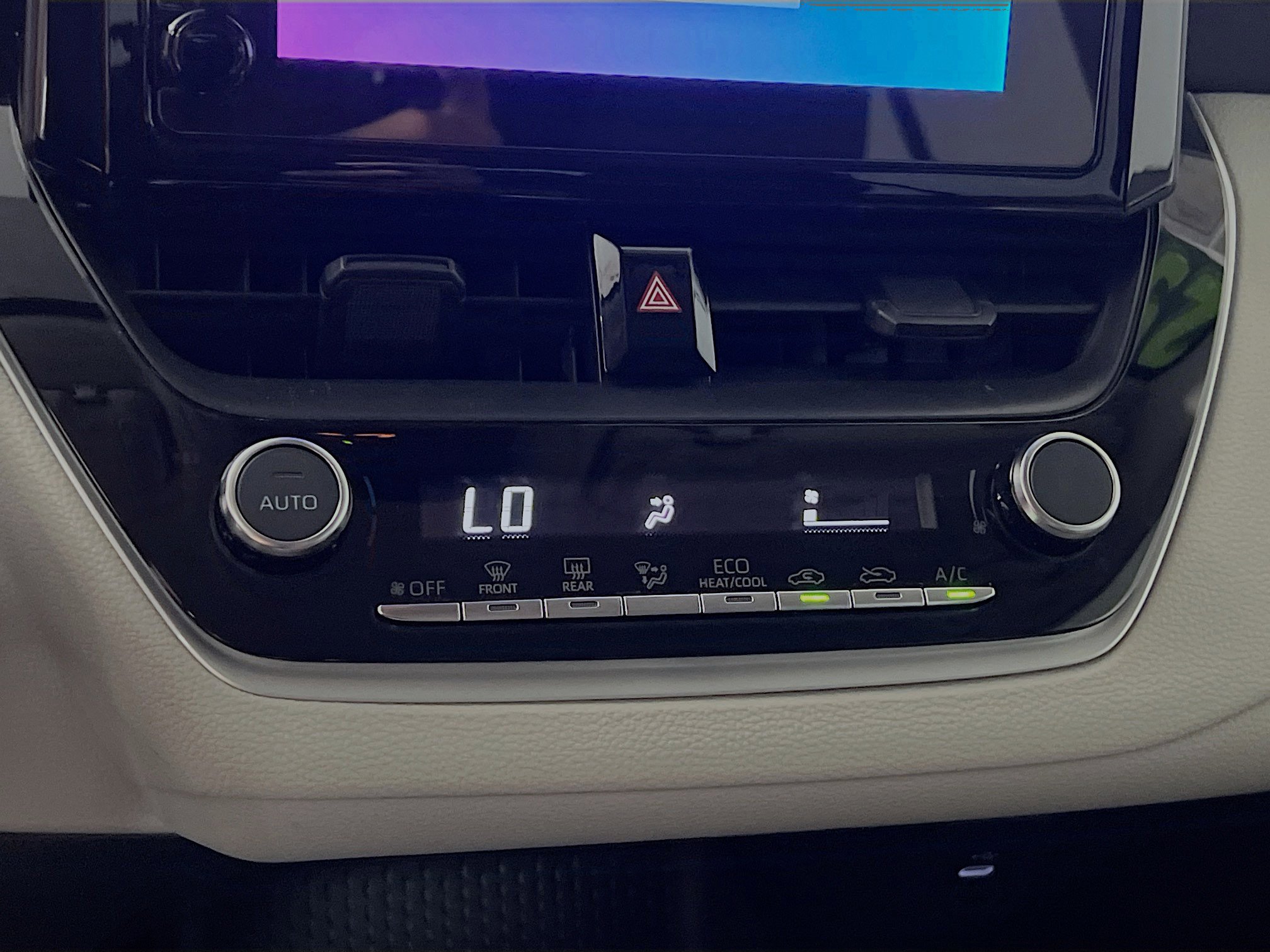 Used 2025 Toyota Corolla LE image 26