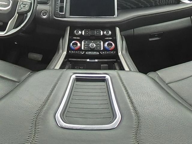 Used 2022 GMC Yukon XL Denali image 17