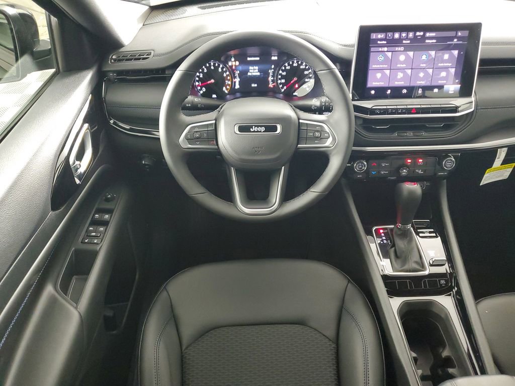 New 2026 Jeep Compass Latitude image 14