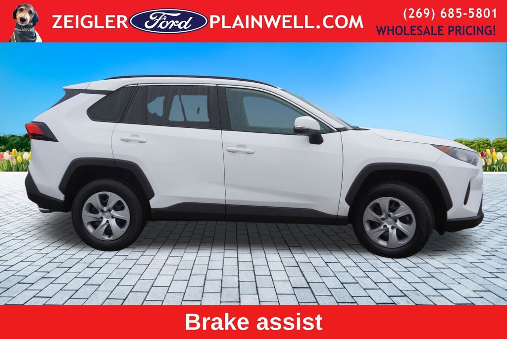 Used 2021 Toyota RAV4 LE image 6