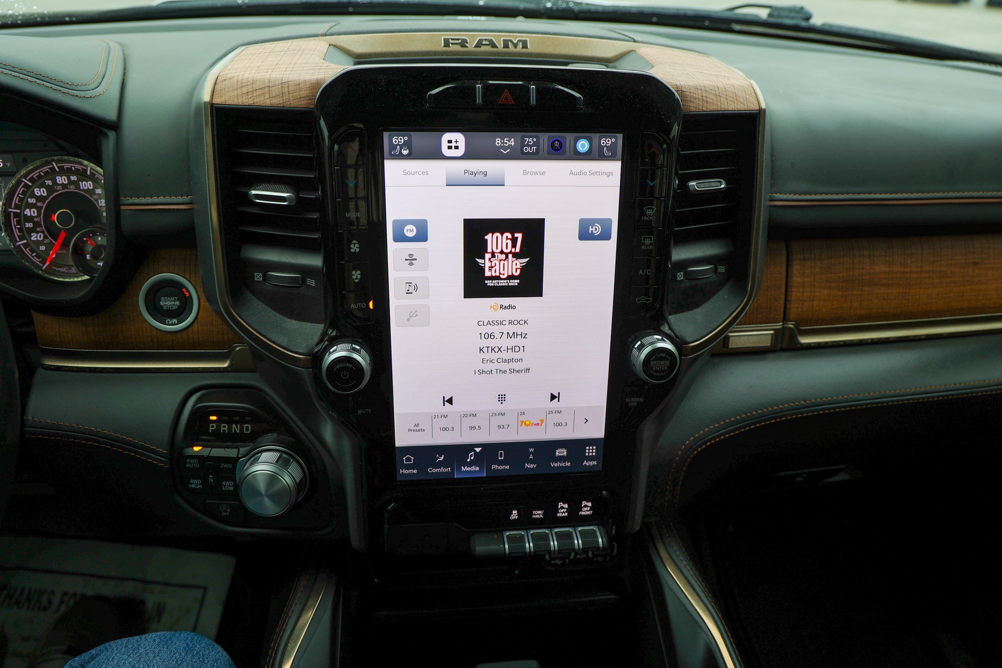 Used 2022 RAM 1500 Limited w/ Body Color Bumper Group AWD/4WD image 26