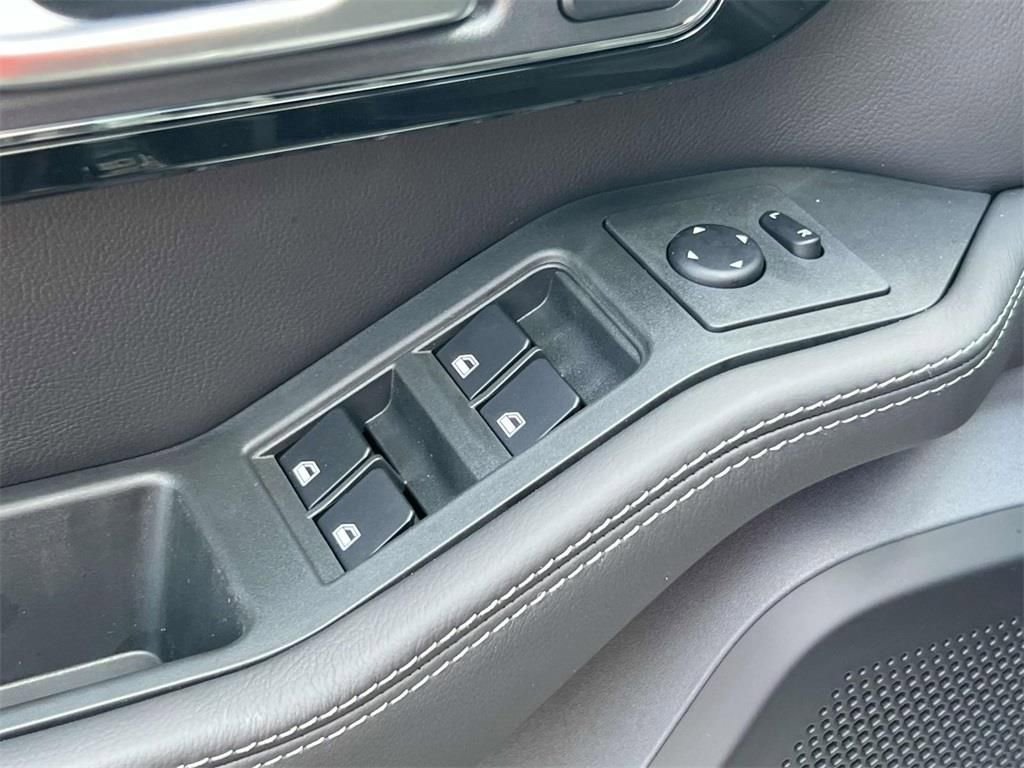 Used 2025 INEOS Grenadier Fieldmaster Edition image 17