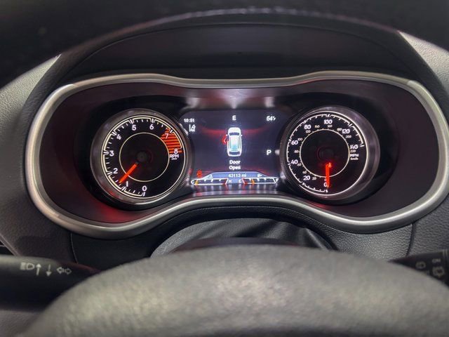 Used 2017 Jeep Cherokee Trailhawk image 15