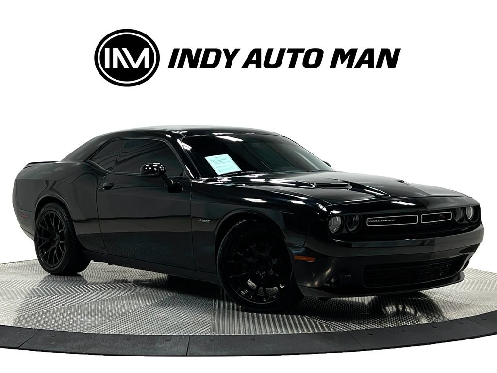Used 2018 Dodge Challenger R/T w/ Performance Handling Group RWD image 2