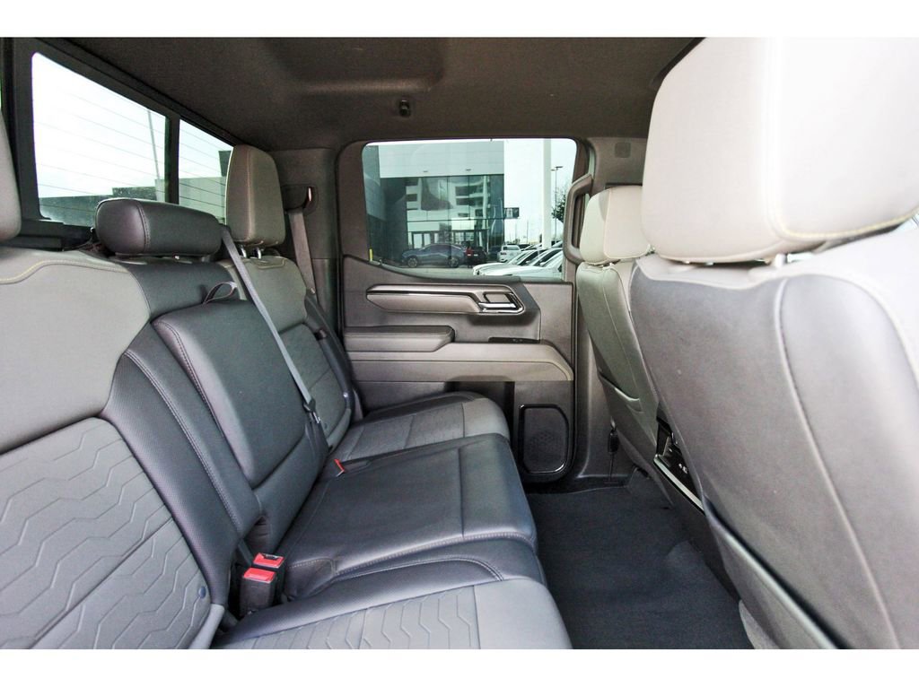 Used 2024 Chevrolet Silverado 1500 ZR2 w/ Technology Package image 9