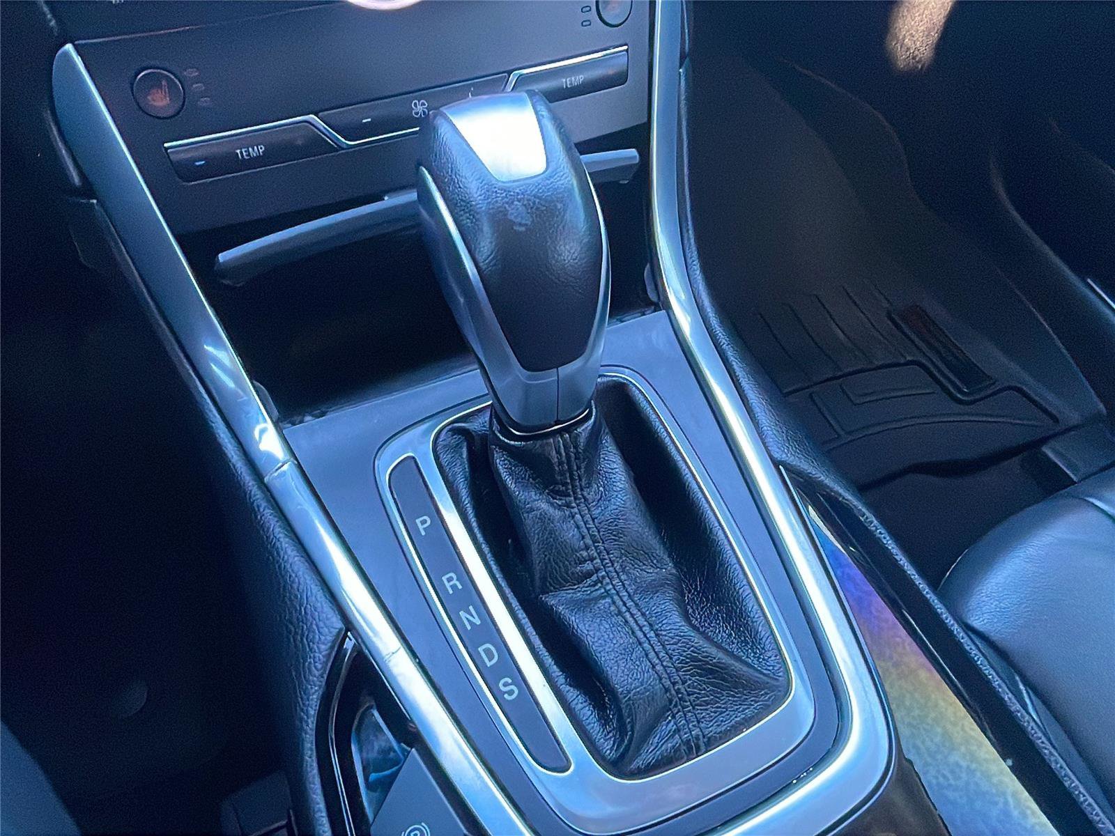 Used 2016 Ford Edge Titanium w/ Technology Package image 28