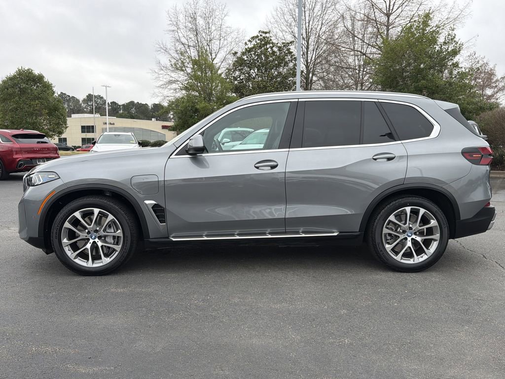 Used 2025 BMW X5 xDrive50e image 6