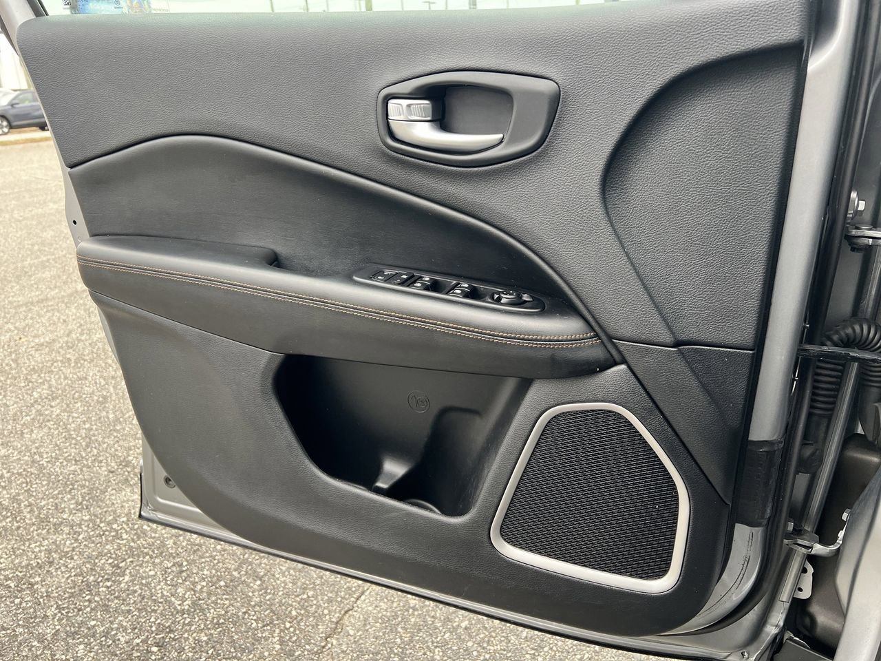 Used 2021 Jeep Compass Limited image 17