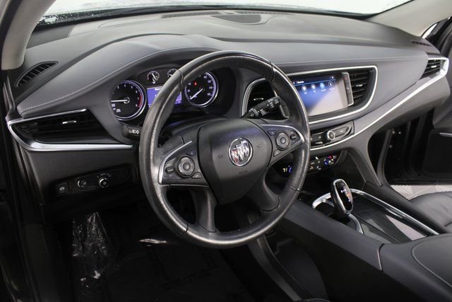 Used 2021 Buick Enclave Essence w/ LPO, Luxury Package image 8