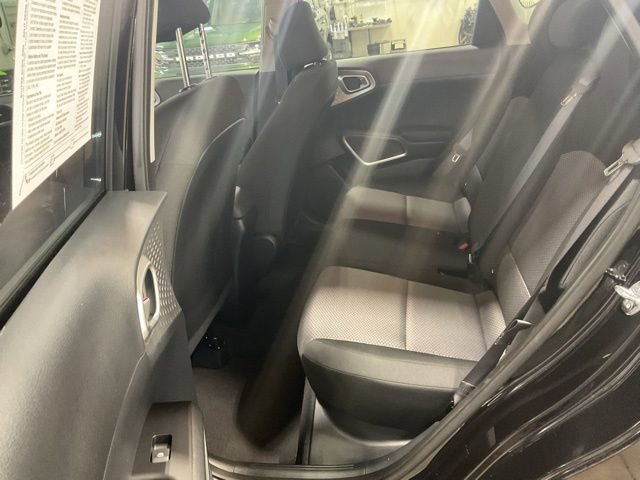 Used 2025 Kia Soul LX w/ LX Technology Package FWD image 18