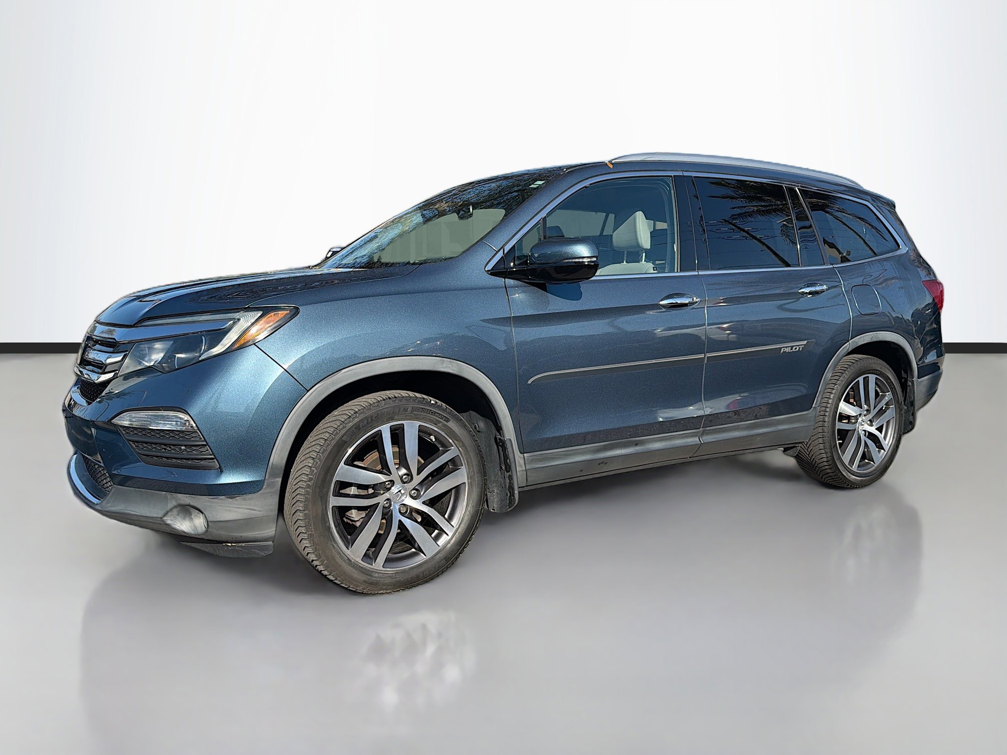 Used 2017 Honda Pilot Touring image 7