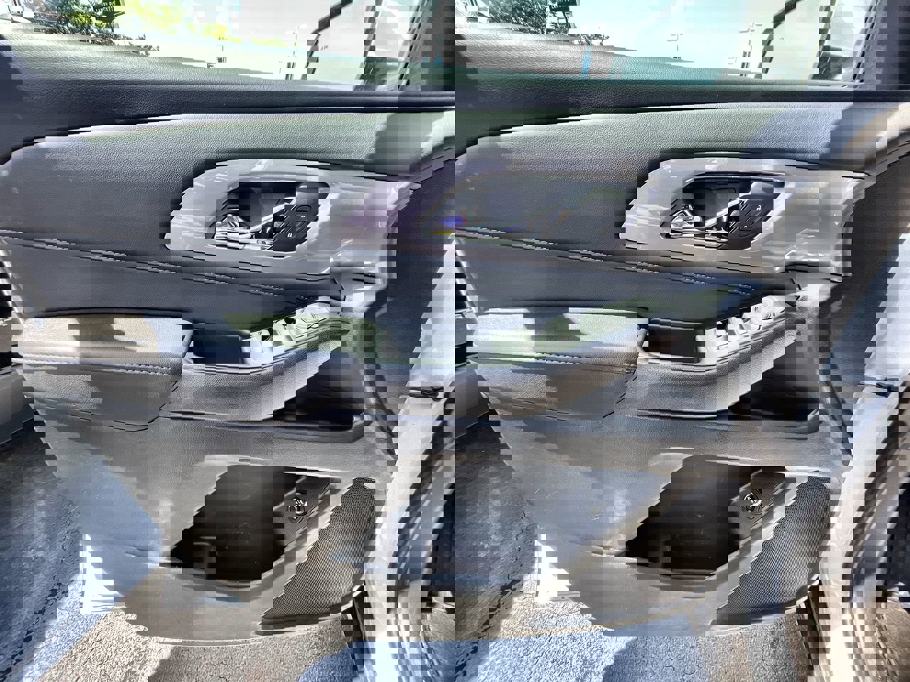 Used 2023 Chevrolet Traverse LT w/ LPO, Cargo Package image 22