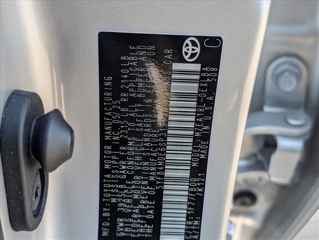 Certified 2025 Toyota Corolla LE FWD image 23