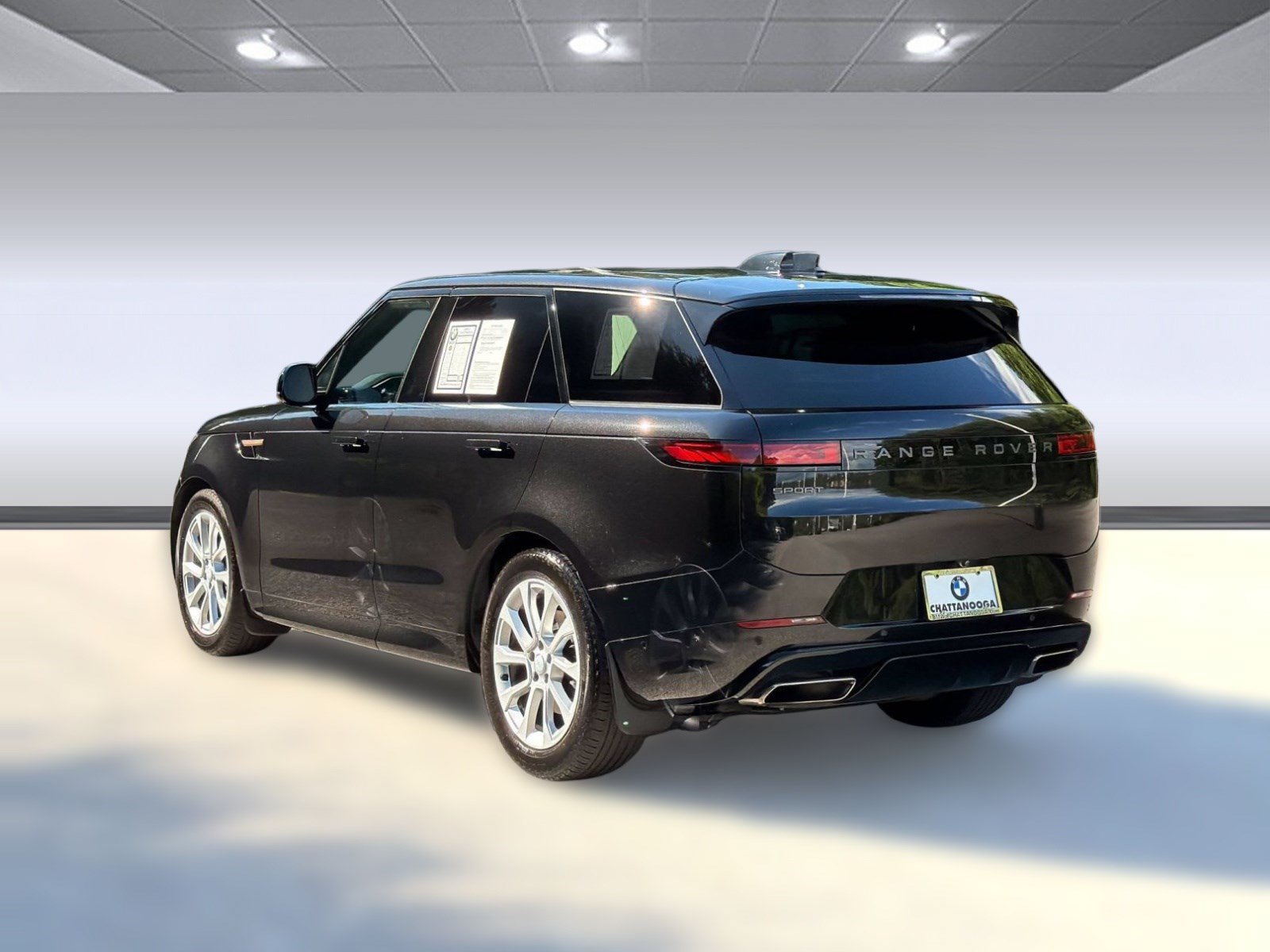 Used 2024 Land Rover Range Rover Sport Dynamic SE AWD/4WD image 3