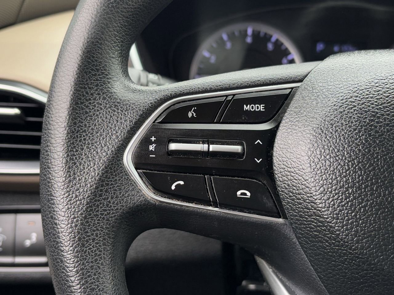 Used 2019 Hyundai Santa Fe SE image 15