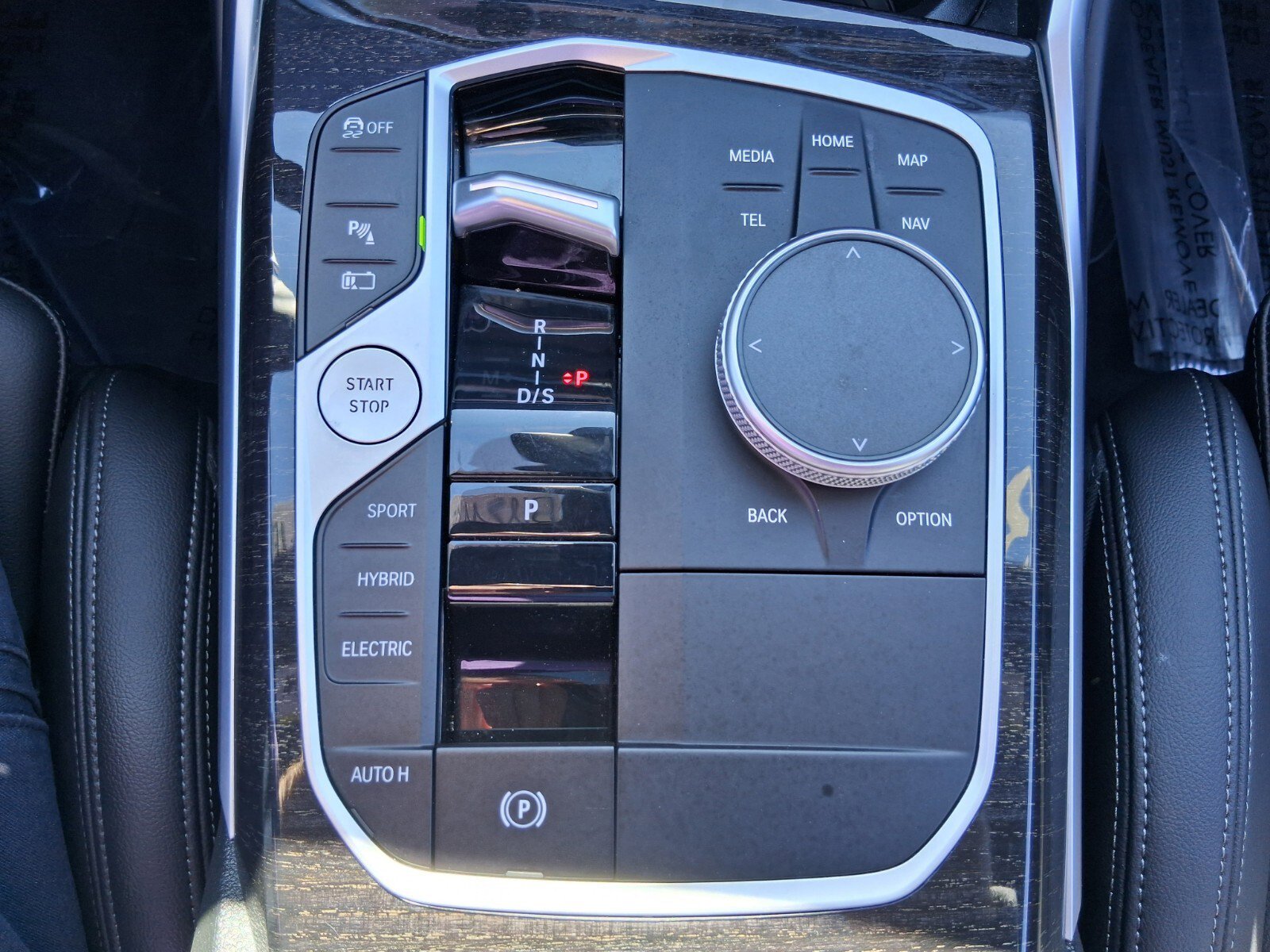 Certified 2023 BMW 330e xDrive w/ Premium Package image 25