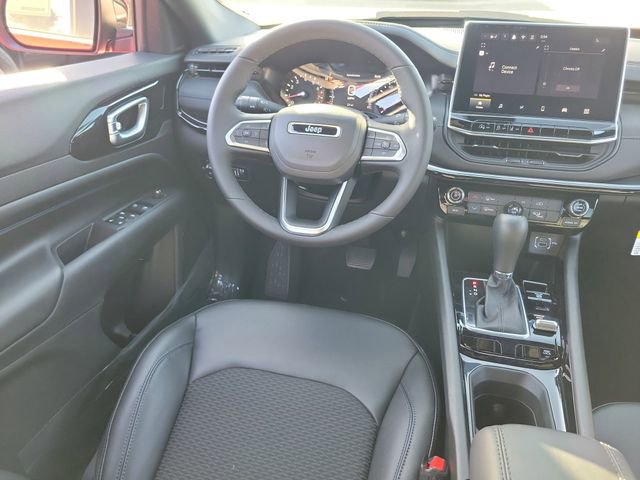 New 2026 Jeep Compass Latitude image 9