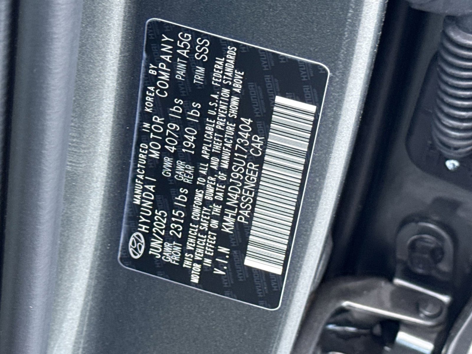 New 2025 Hyundai Elantra Limited image 29