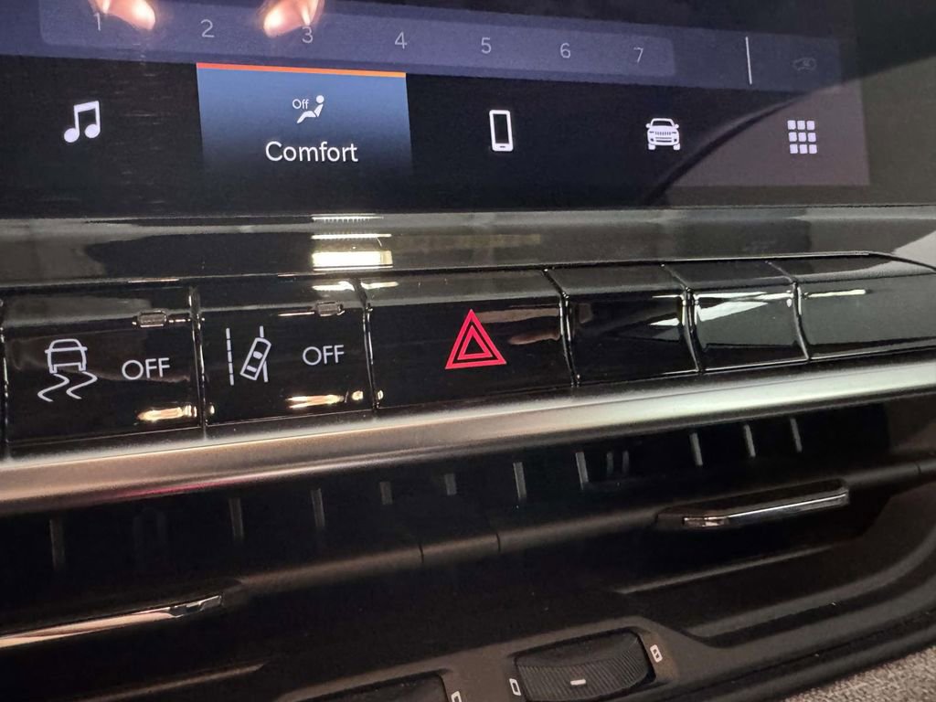 Used 2022 Jeep Compass Latitude image 29