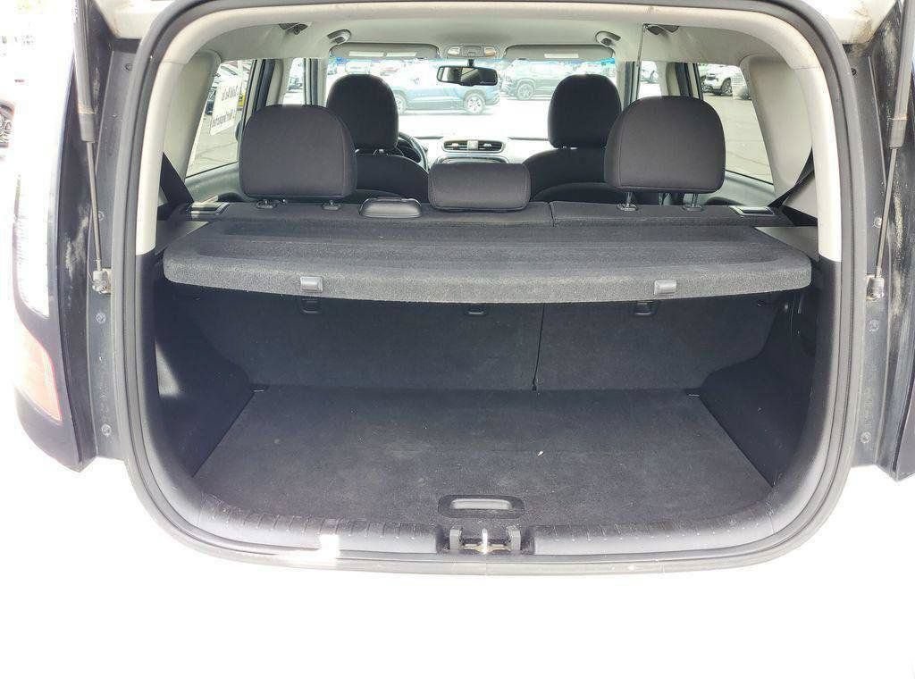 Used 2015 Kia Soul ! FWD image 27