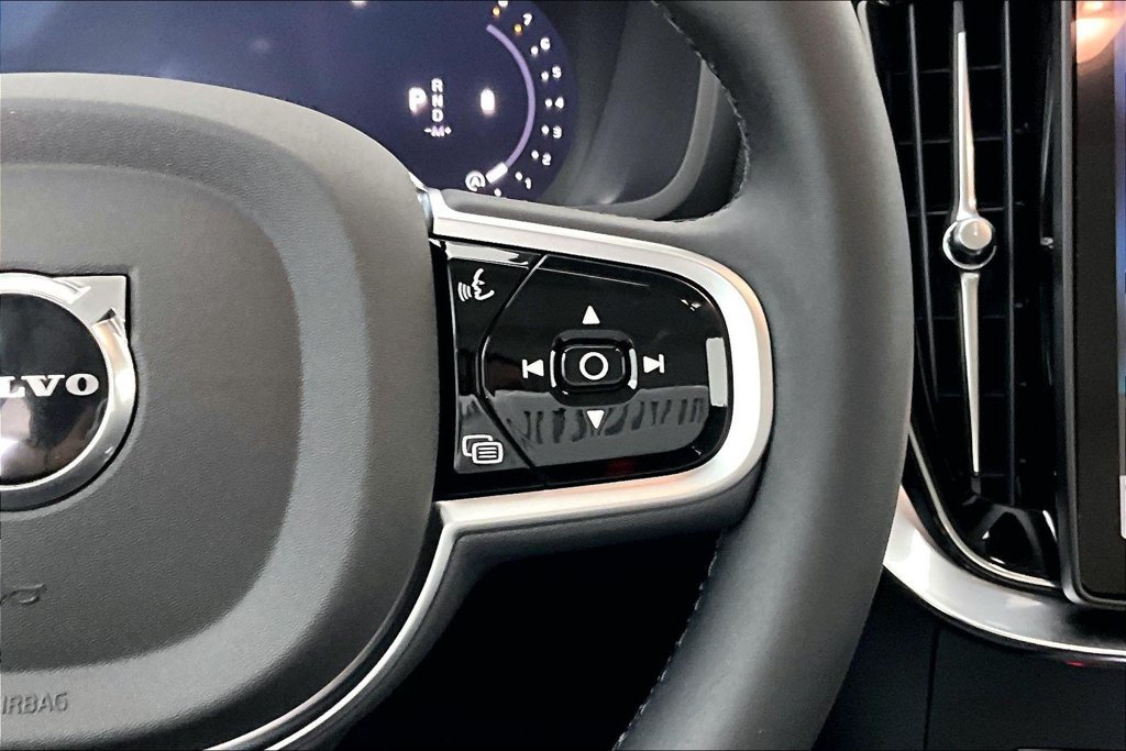 New 2026 Volvo XC90 B5 Plus AWD/4WD image 17