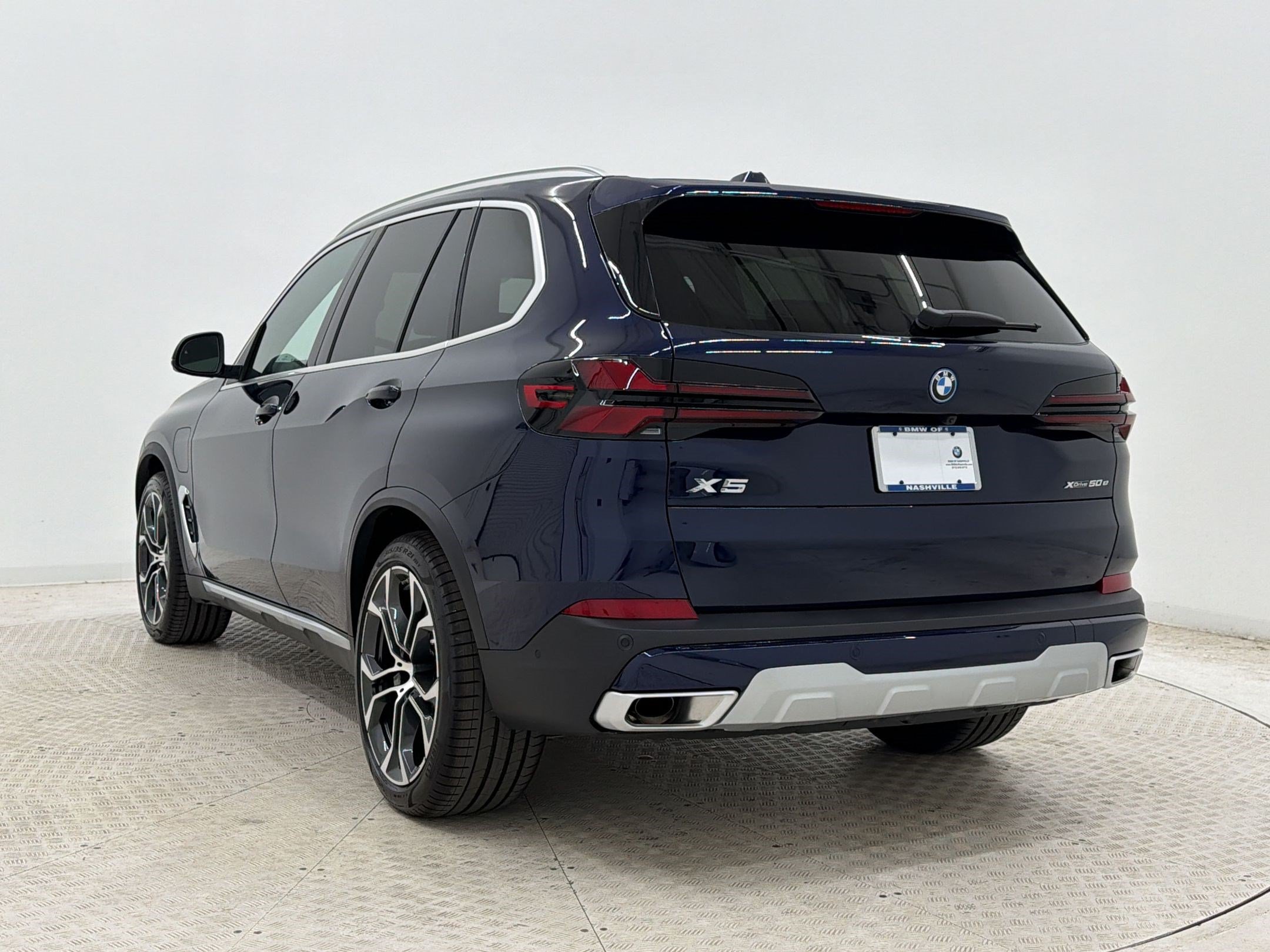 New 2026 BMW X5 xDrive50e AWD/4WD image 3