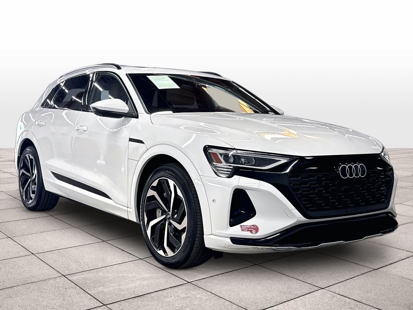 Used 2024 Audi Q8 e-tron Premium Plus AWD/4WD image 2