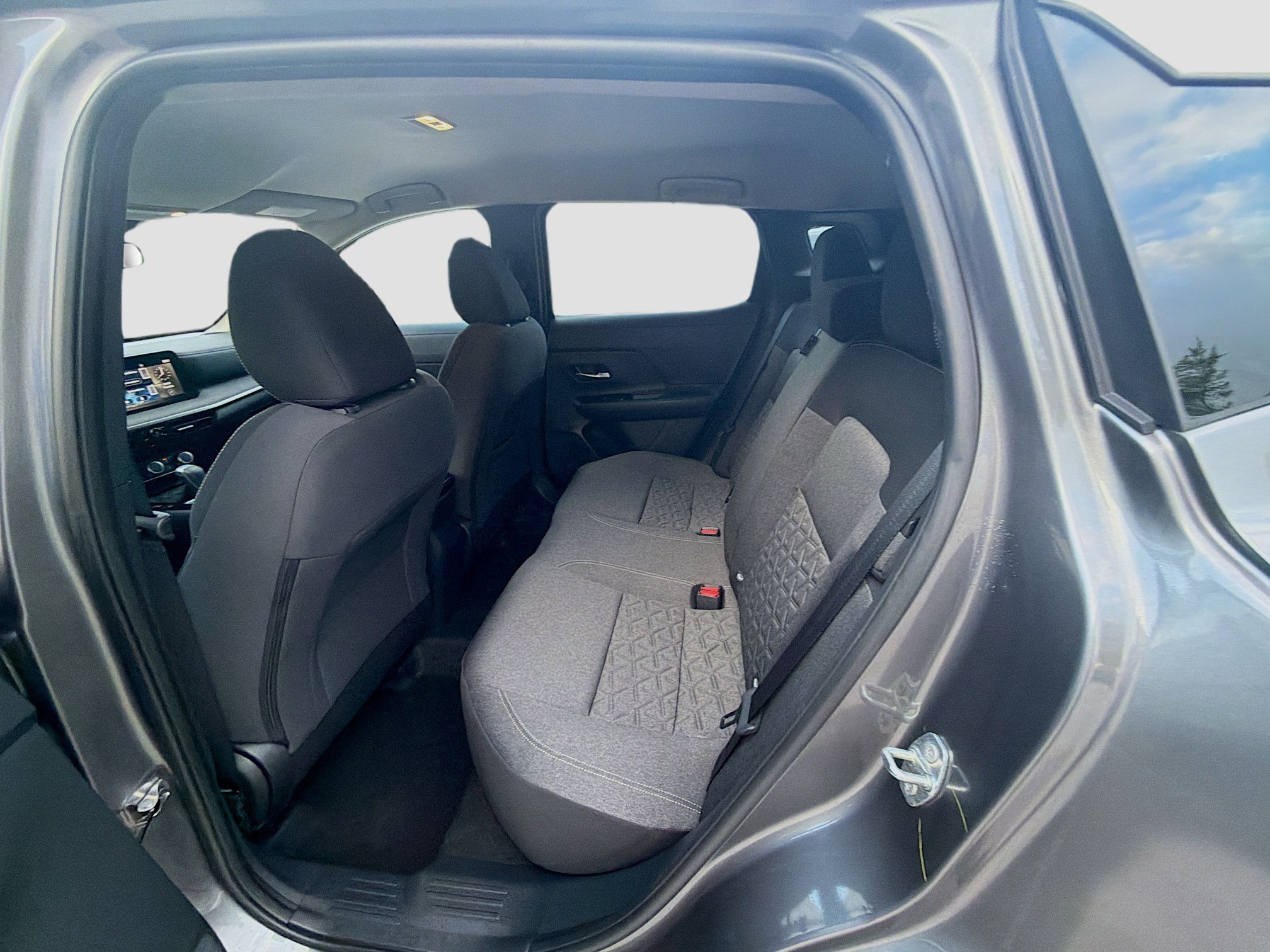 Used 2025 Nissan Kicks SV image 22