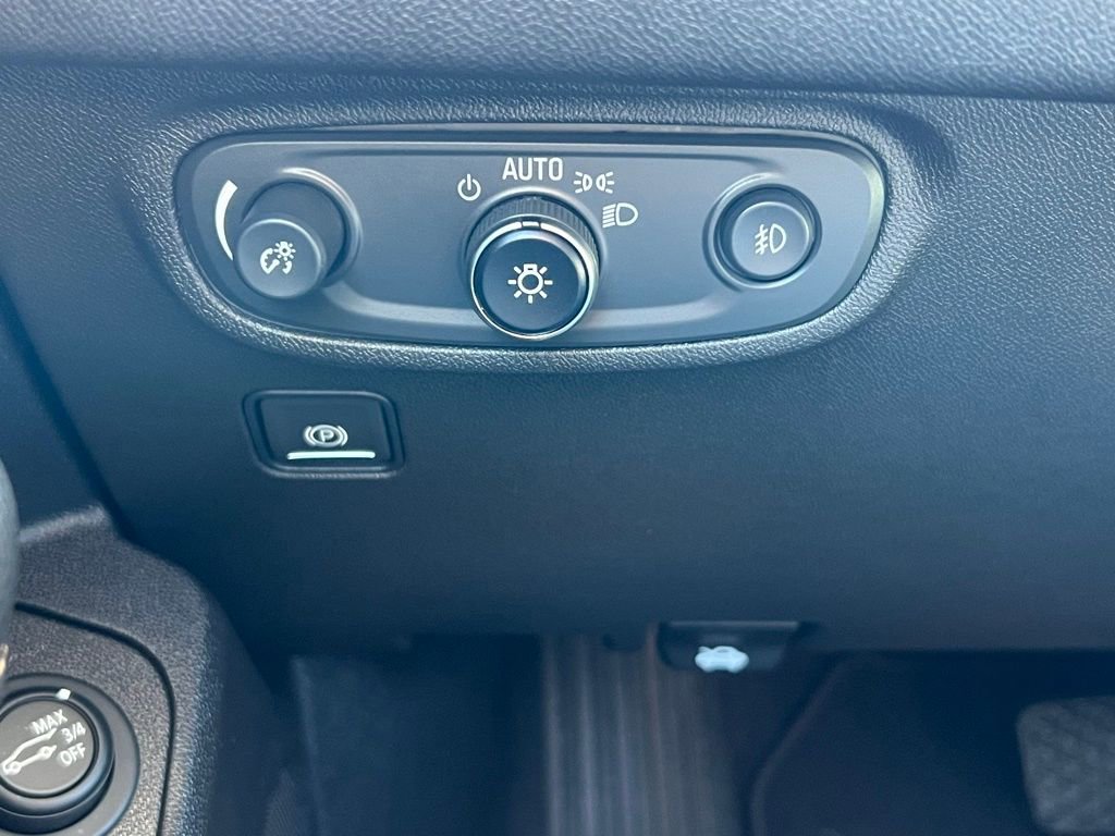 Used 2021 GMC Terrain SLT w/ Elevation Edition image 33