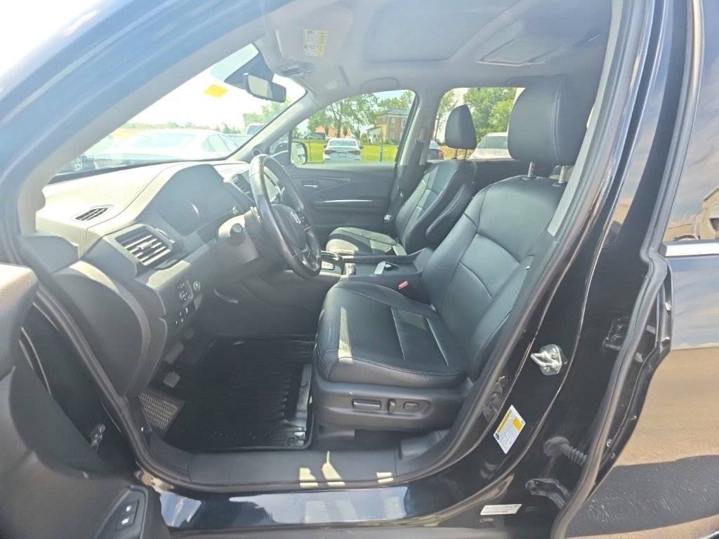 Used 2020 Honda Pilot Touring image 14